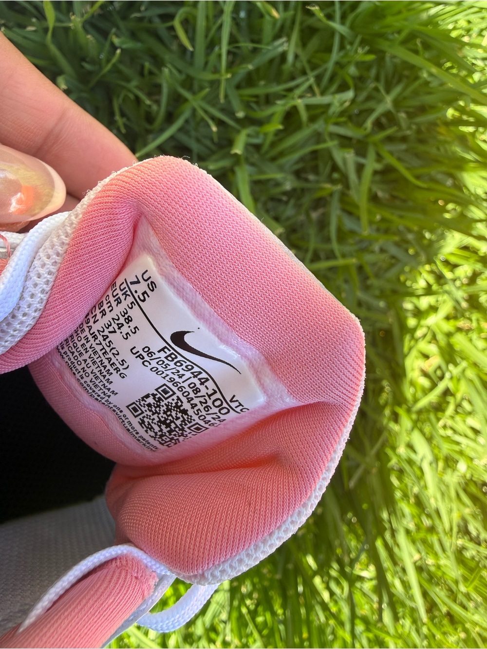 Nike Women's White and Pink Running Sneakers - Picture 2 of 6